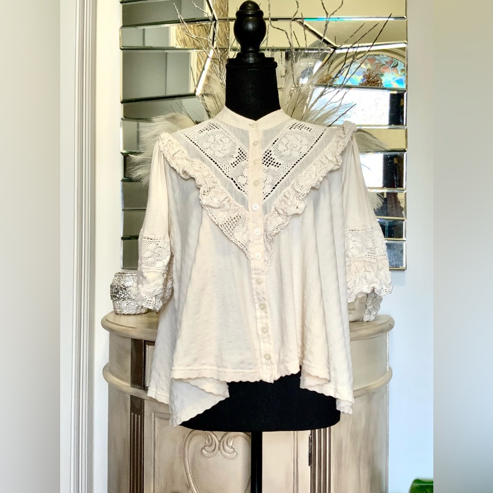 NWOT Free People Short Sleeve Button-Down Shirt Ivory S